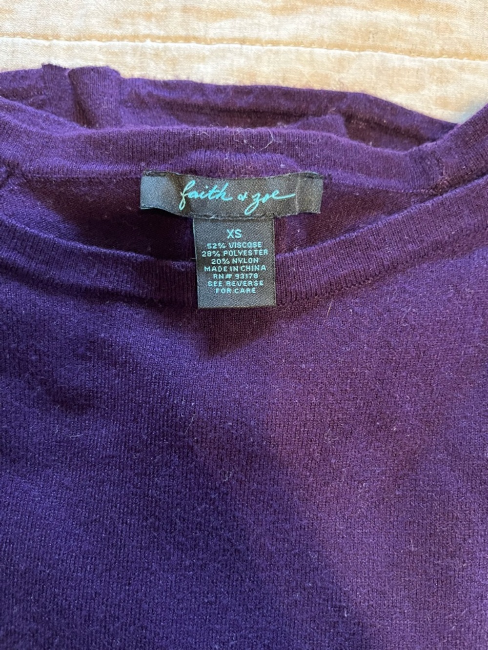 Faith & Zoe Women's Scoop Neck Sweater in Deep Purple